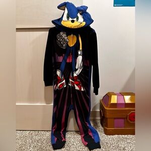 Sonic the Hedgehog zip-up onsie - size 6